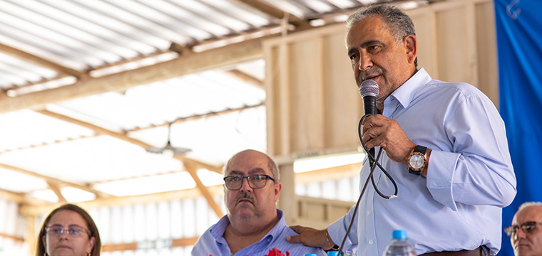 Presidente do SINTETEL, Gilberto Dourado, faz homenagem ao ex-presidente, Almir Munhoz