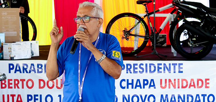 O anfitrio e diretor Regional de Bauru e Rio Preto, Jorge Luiz Xavier, d boas vindas ao pblico