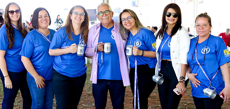 O anfitrio e diretor Regional de Bauru e Rio Preto, Jorge Xavier, junto com a equipe de apoio de dirigentes e funcionrios