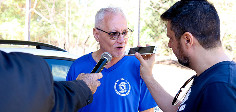 Presidente da Contcop, Jos Roberto, concede entrevista  Rdio 96,9 FM de Bauru