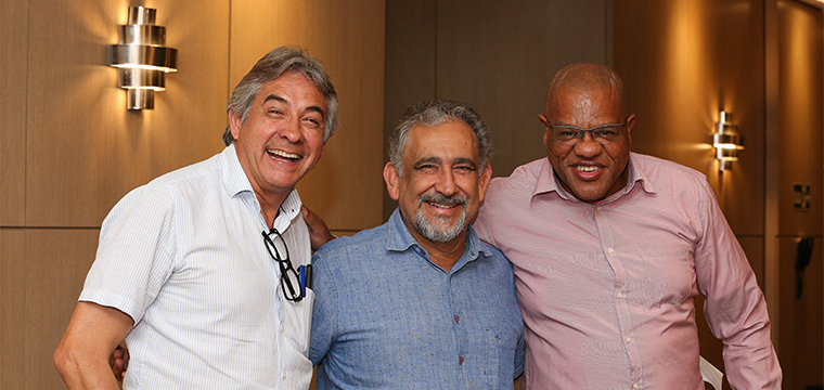 Da esquerda para a direita: Marco Milanez, diretor Regional do Vale do Paraba, Gilberto Dourado, presidente do SINTETEL, e  Alexandre Rocha, diretor Regional do ABCDM.