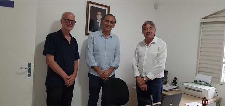 Da esquerda para a direita: Osmar Ferreira, aposentado e dirigente do Sindnapi, Eduardo Cury, o ex-deputado Federal (PSDB) e Marcos Milanez, diretor Regional do Vale do Paraba