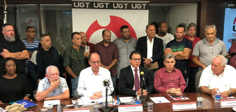 O ministro Luiz Marinho durante sua fala na sede nacional da UGT