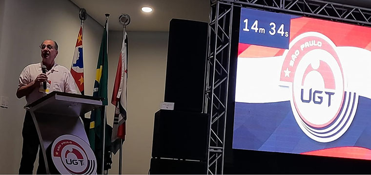 Ricardo Patah, presidente nacional da UGT, discursa durante o Congresso