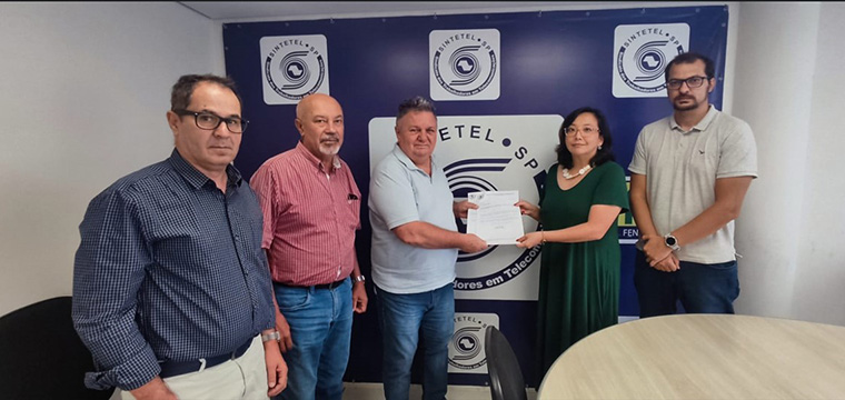 Dirigentes do SINTETEL entregam a Pauta de Reivindicaes  empresa Padtec