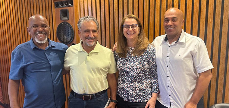 Delegao do SINTETEL/ FENATTEL: Gilson Carvalho, Gilberto Dourado, Cristiane do Nascimento e Paulo Xavier