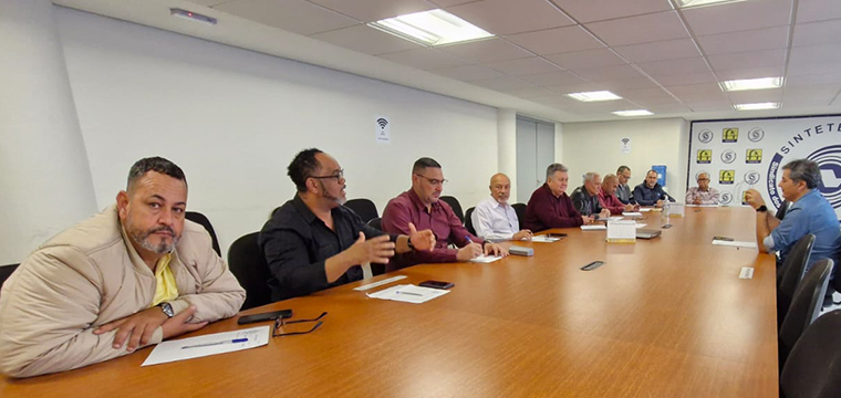 Direo do Sindicato diz NO ao representante da TEL sobre o monitoramento