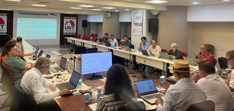 Diretor do SINTETEL, Marcos Milanez, participa da reuni�o