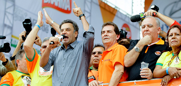 O tucano Acio Neves cutucou a presidente Dilma Rousseff e anunciou que ano que vem ser o presidente
