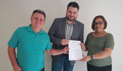 Mauro Cava de Britto, dirigente do Sintetel, Rodrigo Rosa, representante das empresas e Aurea Barrence, dirigente do Sintetel