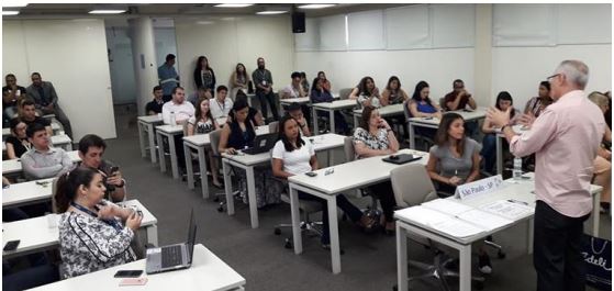 Assembleia ocorrida em So Paulo conduzida pelo dirigente sindical Jos Roberto