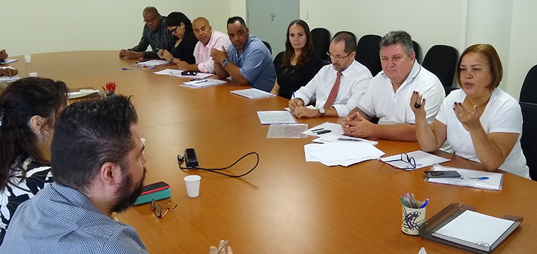 Dirigente do Sintetel, Aurea Barrence, quer que as empresas respeitem a data-base de 1 de janeiro