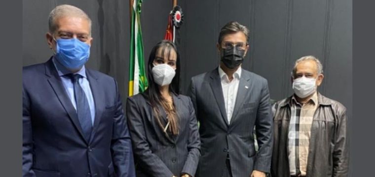 Representante da Abrintel, a presidente da Feninfra Vivien Suruagy, o vice-governador de SP, Rodrigo Garcia e o presidente da FENATTEL, Gilberto Dourado