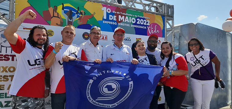 Dirigentes do SINTETEL marcam presena ao ato. Ao centro, o presidente da UGT, Ricardo Patah