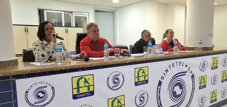 Diretora das Relaes Sindicais, Aurea Barrence, defende a regulamentao da profisso de teleoperador