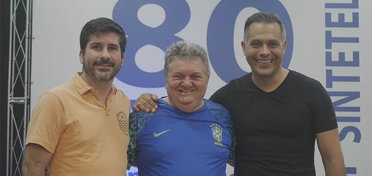 O secretrio geral do SINTETEL, Mauro Cava, e os representantes da empresa Ability e Icomon prestigiaram o evento