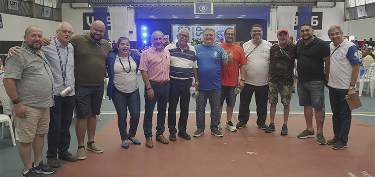 O presidente Gilberto Dourado, o vice-presidente Jos Roberto, demais dirigentes do SINTETEL e convidados prestigiaram o evento