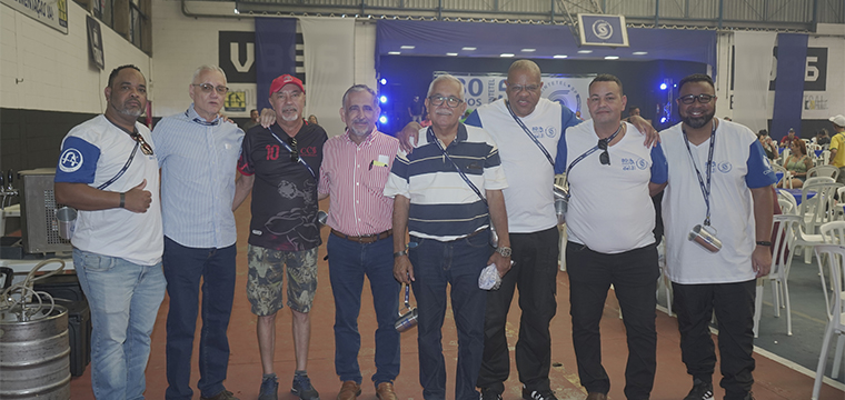 Gilberto Dourado, presidente do SINTETEL, o vice-presidente, Jos Roberto, e diretores regionais do SINTETEL prestigiam o evento