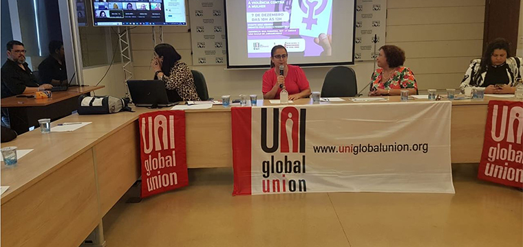 Cristiane do Nascimento, diretora do SINTETEL  uma das vice-presidentas da UNI-Amricas Mulheres, enfatizou a luta das mulheres pelo mundo