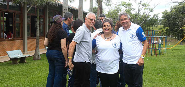 Jos Roberto, vice Presidente do SINTETEL, a diretora Maria Edna e Marcos Milanez, diretor Regional do Vale do Paraba