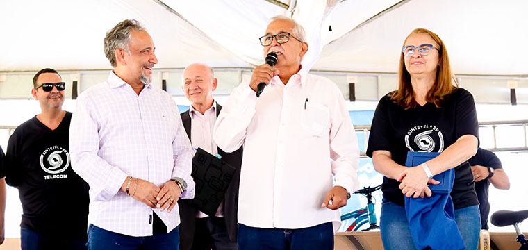 O anfitrio da festa, Jorge Luiz Xavier, diretor Regional de Bauru e Rio Preto d boas vindas aos trabalhadores