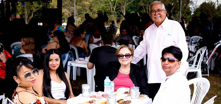 O diretor Jorge recepciona os representantes da CONCILIG durante o evento