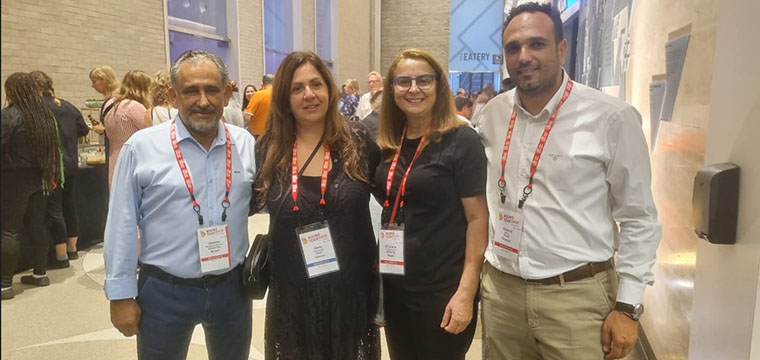 O presidente do SINTETEL e FENATTEL, Gilberto Dourado e os dirigentes Giota Dandoulaki (Grcia), Cristiane do Nascimento (Brasil) e Ioannis Moros (Grcia)