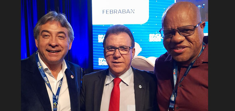 O diretor regional do Vale do Paraba, Marcos Milanez, ministro do Trabalho, Luiz Marinho e Alexandre Rocha, diretor regional do ABCDM e Alto Tiet