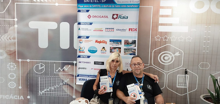 Planto Sindical - Atento Santana. Diretora de base Paulette a e Delegado Sindical Renato