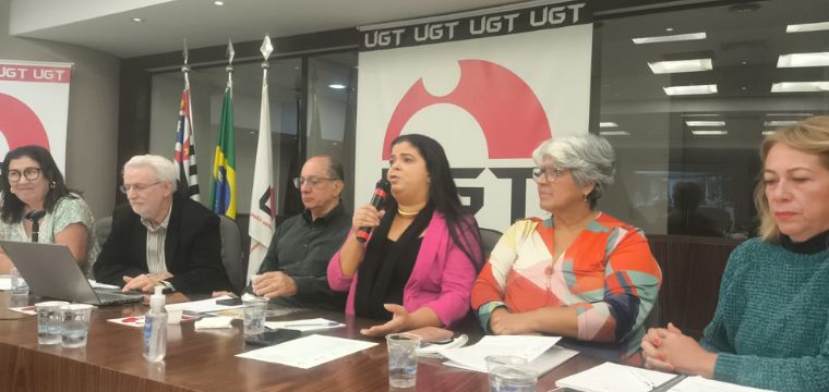 Maria Edna, secretria da Mulher da FENATTEL/CONTCOP/UGT, destaca a importncia de inserir clusulas de gnero nos acordos