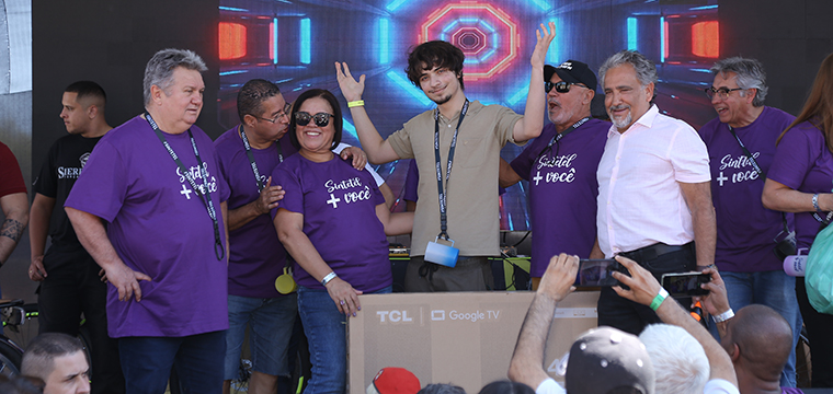 Danilo Rosa da Fidelity de Jundia ganhou uma TV de 50