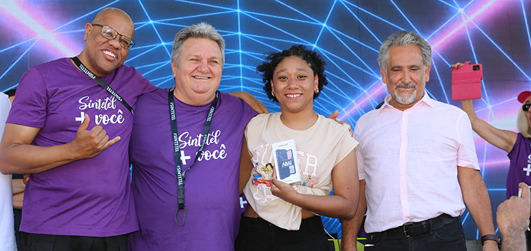 Geovanna Santos da Atento S.Caetano ganhou um celular