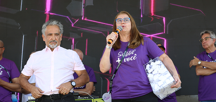 Cristiane Nascimento, diretora Social do SINTETEL, desejou uma boa festa a todos 