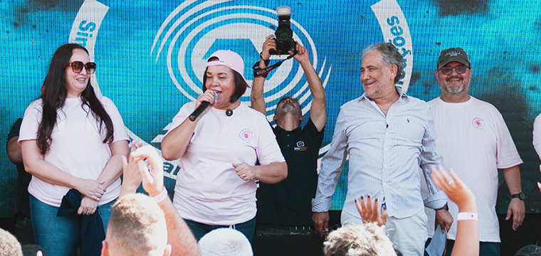 Aurea Barrence, coordenadora do Teleatendimento: Essa festa  pra vocs. Curtam, celebrem e fiquem  vontade. Sejam muito bem-vindos!