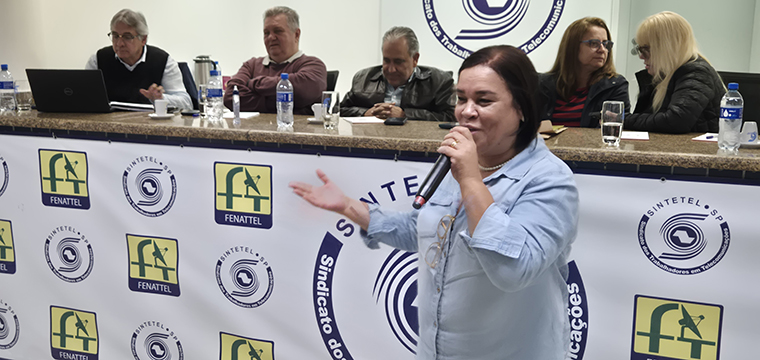 Aurea Barrence, coordenadora do Teleatendimento e diretora das Relaes Sindicais do SINTETEL