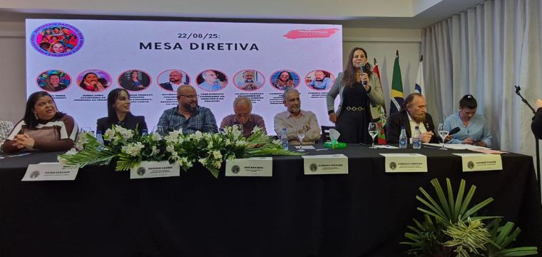 Gabriela Cordeiro, dirigente do Sinttel-SC, fala sobre o papel da juventude para construo de novas lideranas