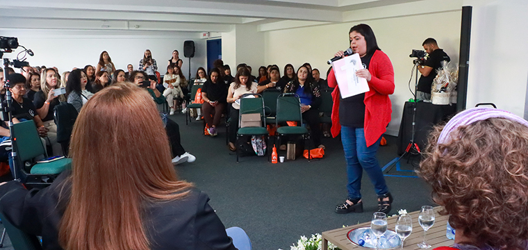 Maria Edna, secretria da Mulher, coordena o Painel de Mulheres 