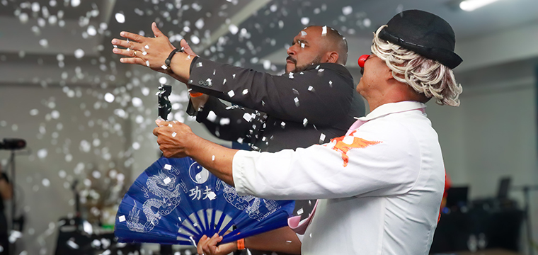 Roberto Montanha e o Maestro Crispim encerram o evento com palestra motivacional