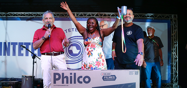 Ana Carolina Oliveira da CPFL de Araraquara ganhou uma TV