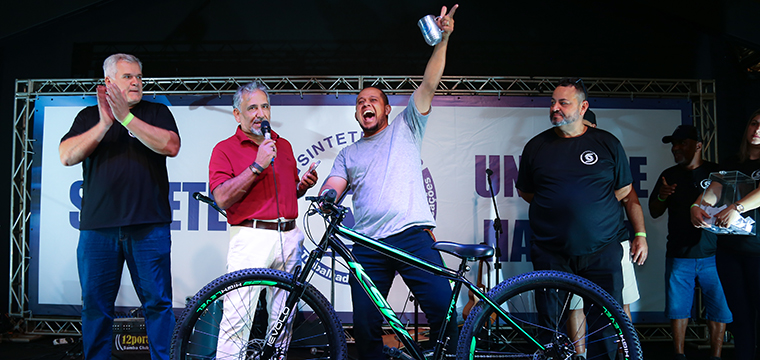 Diego Lindoso da TEL de So Carlos ganhou uma bike