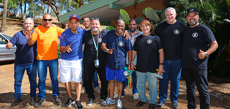 Equipe SINTETEL recepciona os trabalhadores