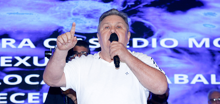 Mauro Britto, secretrio Geral do SINTETEL, agradeceu a presena de todos