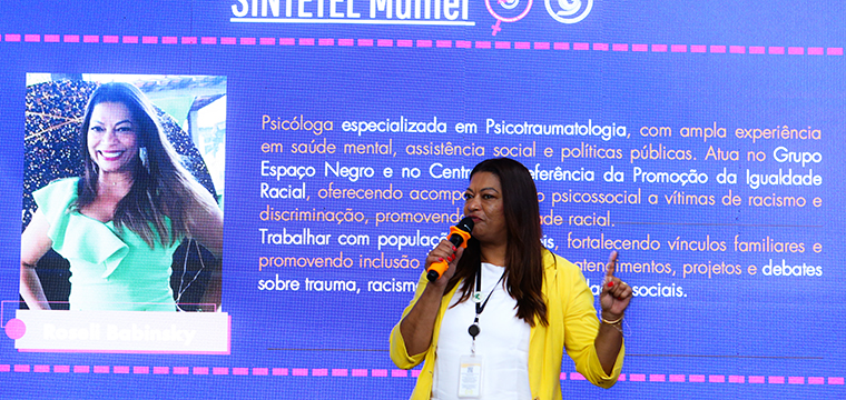 Roseli Banbisnsky falou sobre equidade racial e sa�de mental � frente do CRPIR