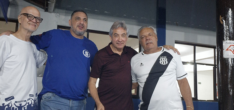 Da direita para � esquerda, o presidente do Clube de Campo de Campinas, Valdir Gomes; com Marcos Milanez, Alex Vilela e Osmar Ferreira