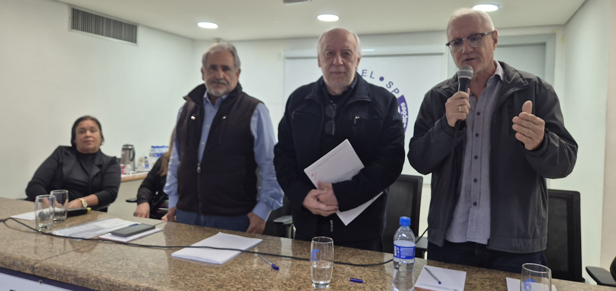 Jos� Roberto, vice-presidente do SINTETEL, destacou o trabalho do Sindicato