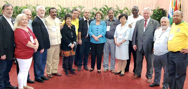 Presidente do Brasil escuta sindicalistas