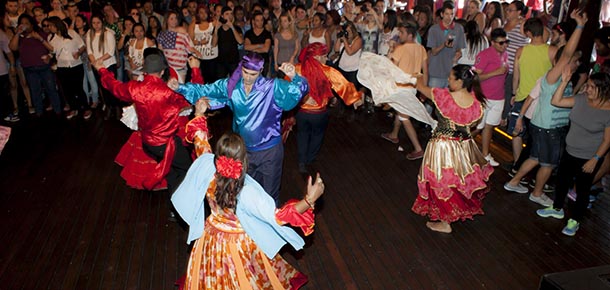 Companhia Gitana Esmeralda animou os teleoperadores