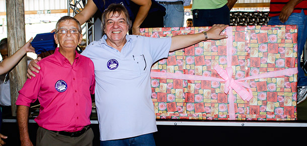 O aposentado Antonio Batista Ramos ganhou a TV de 42 polegadas