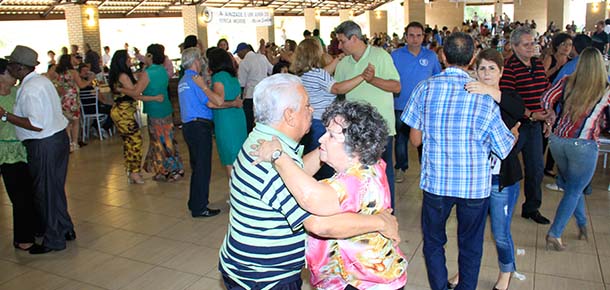 O som da Banda Atual animou a festa