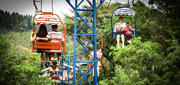 Quem esteve presente tambm pde participar de diversas atividades de lazer, como passeio de charrete e telefrico